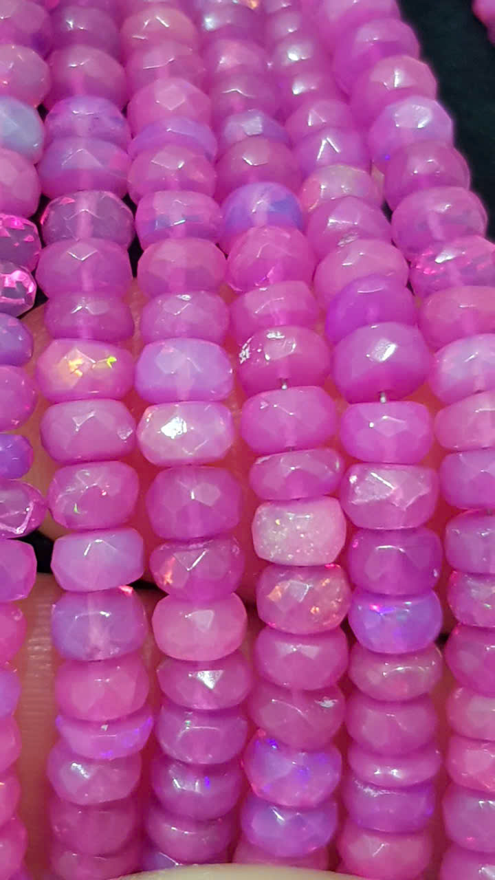 Opal màu hồng tím cắt giác 3,8 x 6 ly #1