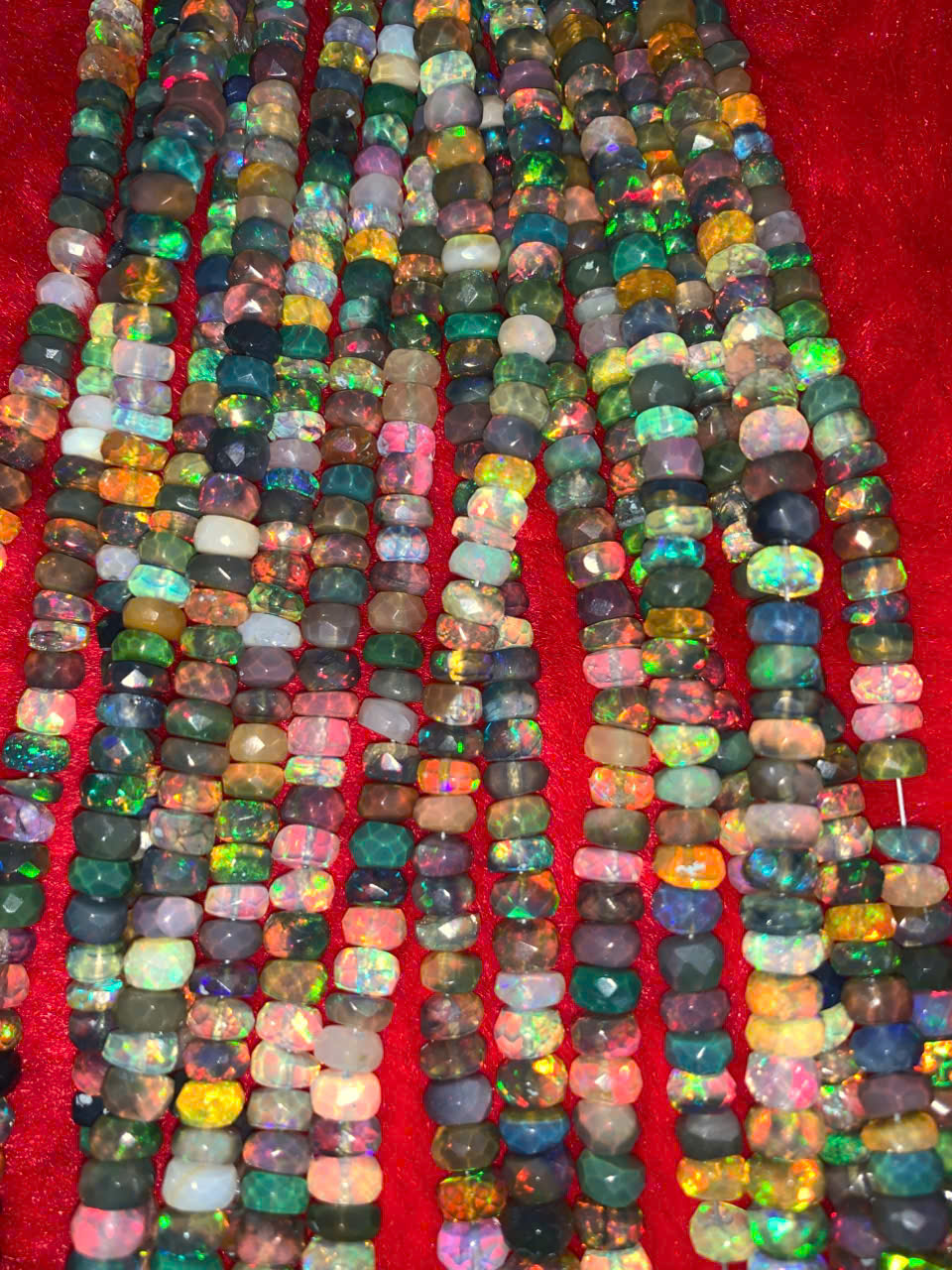 Chuỗi opal cắt giác nhiều màu #3