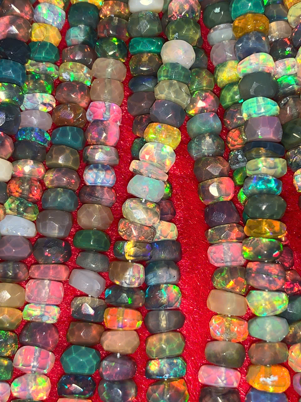Chuỗi opal cắt giác nhiều màu #4